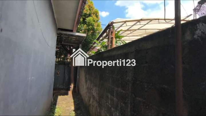Rumah second siap huni di Tanah Baru Depok - 4