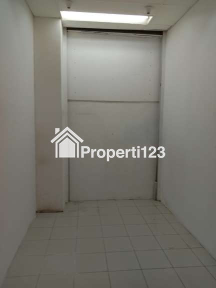 🔥 DIJUAL KIOS STRATEGIS – ITC DEPOK 🔥  📍 Lantai UG (Upper Ground) Blok B No. 146  Kesempatan memiliki kios usaha di pusat perbelanjaan ramai di jantung Kota Depok! - 3