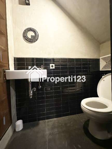 Rumah second kawasan Cikunir Bekasi dekat stasiun dan tol - 4