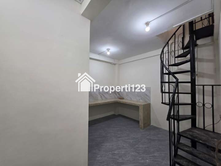 ‼️TERMURAH NO DEBAT‼️ Dijual Rumah Full Renovasi di Babatan Pantai Surabaya - 5