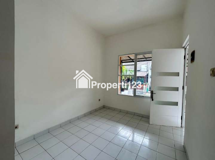 Rumah renovasi siap huni lokasi strategis di Cendana Residence Pamulang Tangsel - 4