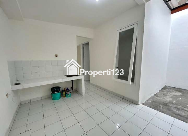 Rumah renovasi siap huni lokasi strategis di Cendana Residence Pamulang Tangsel - 12