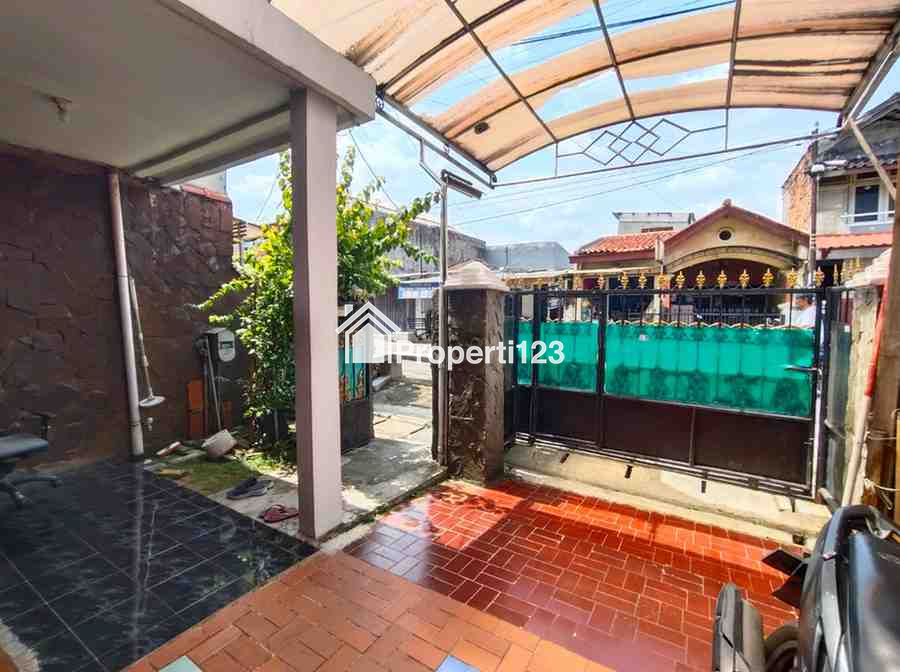 Rumah pinggir jalan strategis di Abadijaya Depok - 5