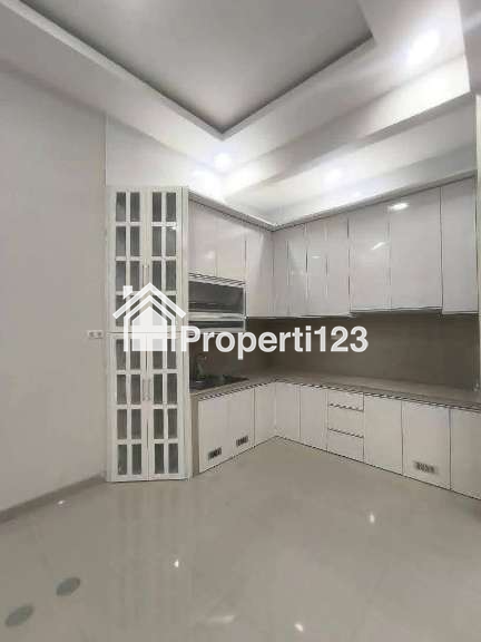 Disewakan Rumah Ex Kantor Siap Huni Lokasi Ketintang Surabaya - 4