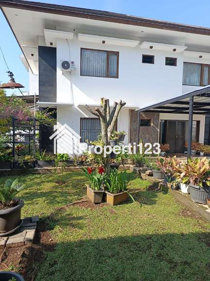 Rumah Modern Classic Semi Furnish Serasa Villa View Kota Bandung   6 Kamar Tidur 5 Kamar Mandi Garasi Carport Luas di Bojong Koneng - 2