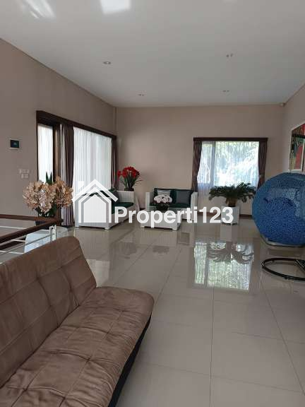 Rumah Modern Classic Semi Furnish Serasa Villa View Kota Bandung   6 Kamar Tidur 5 Kamar Mandi Garasi Carport Luas di Bojong Koneng - 10