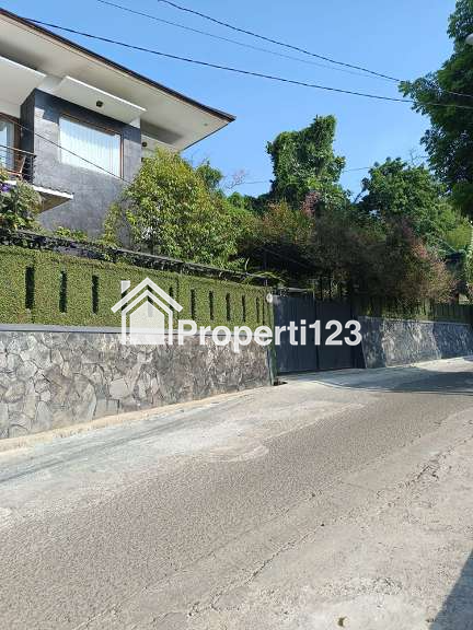 Rumah Modern Classic Semi Furnish Serasa Villa View Kota Bandung   6 Kamar Tidur 5 Kamar Mandi Garasi Carport Luas di Bojong Koneng - 17