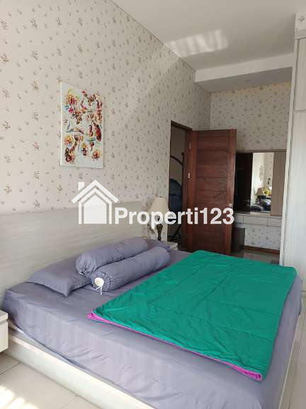 Rumah Modern Classic Semi Furnish Serasa Villa View Kota Bandung   6 Kamar Tidur 5 Kamar Mandi Garasi Carport Luas di Bojong Koneng - 8