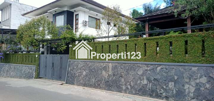 Rumah Modern Classic Semi Furnish Serasa Villa View Kota Bandung   6 Kamar Tidur 5 Kamar Mandi Garasi Carport Luas di Bojong Koneng - 1