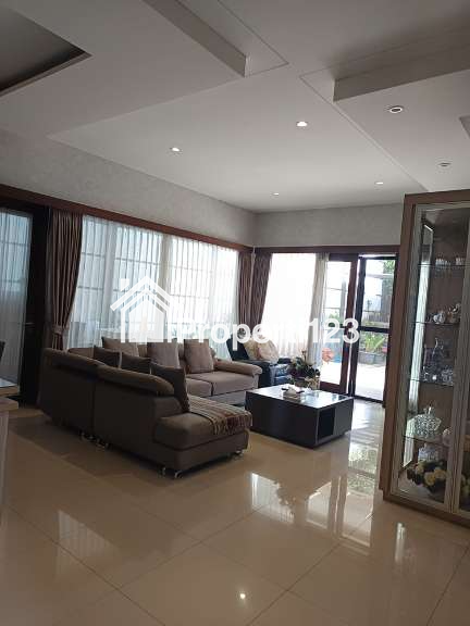 Rumah Modern Classic Semi Furnish Serasa Villa View Kota Bandung   6 Kamar Tidur 5 Kamar Mandi Garasi Carport Luas di Bojong Koneng - 5