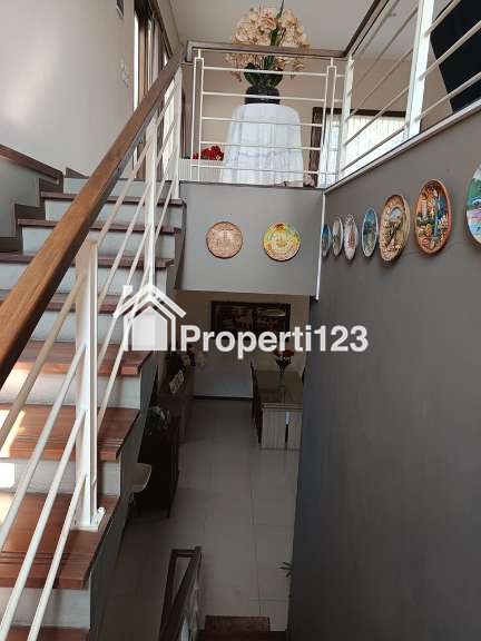 Rumah Modern Classic Semi Furnish Serasa Villa View Kota Bandung   6 Kamar Tidur 5 Kamar Mandi Garasi Carport Luas di Bojong Koneng - 12