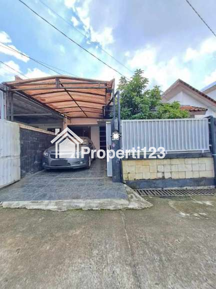 Rumah second 2 lantai murah siap huni diKav.Ui tanah baru,Depok - 1