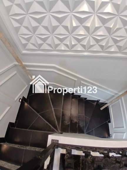 Rumah murah 2 lantai siap huni American classic dikalimulya,Depok - 8