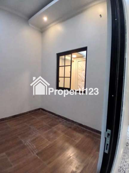 Rumah murah 2 lantai siap huni American classic dikalimulya,Depok - 12