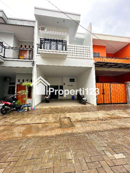 Rumah 2 lantai rooftop full furnished dekat Tol Bintara Bekasi - 2