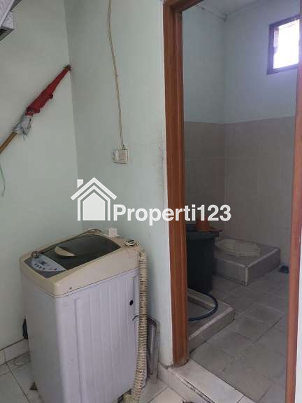 Rumah Full Furnish 5 Kamar Tidur 3 Kamar Mandi Carport Dekat Kawasan Perkantoran Pendidikan Perbelanjaan dan Hiburan di Kota Sumedang - 14