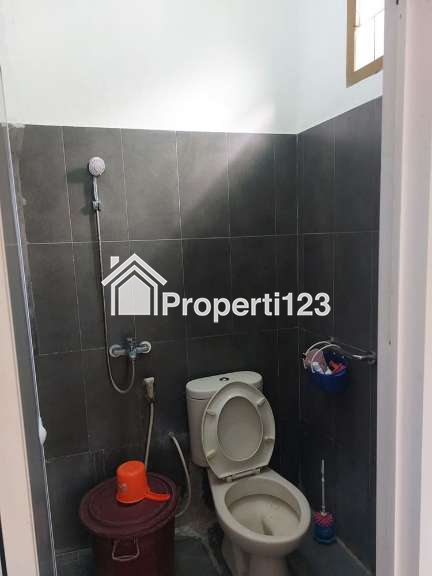 Rumah Full Furnish 5 Kamar Tidur 3 Kamar Mandi Carport Dekat Kawasan Perkantoran Pendidikan Perbelanjaan dan Hiburan di Kota Sumedang - 12