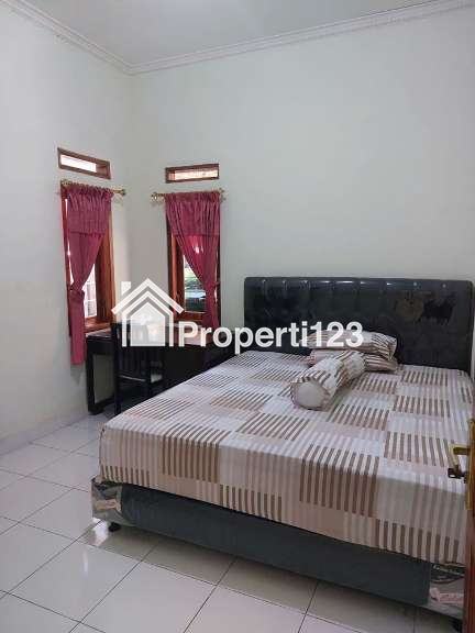 Rumah Full Furnish 5 Kamar Tidur 3 Kamar Mandi Carport Dekat Kawasan Perkantoran Pendidikan Perbelanjaan dan Hiburan di Kota Sumedang - 8