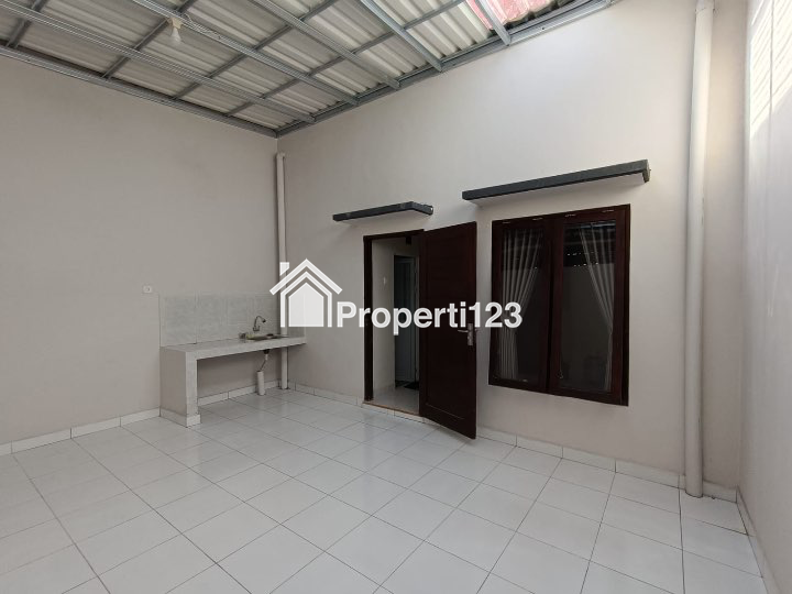 Rumah 2 Kamar Tidur 1 Kamar Mandi Carport untuk Rumah Tinggal Jalan Lebar Bebas Banjir di Tabanan Bali - 10