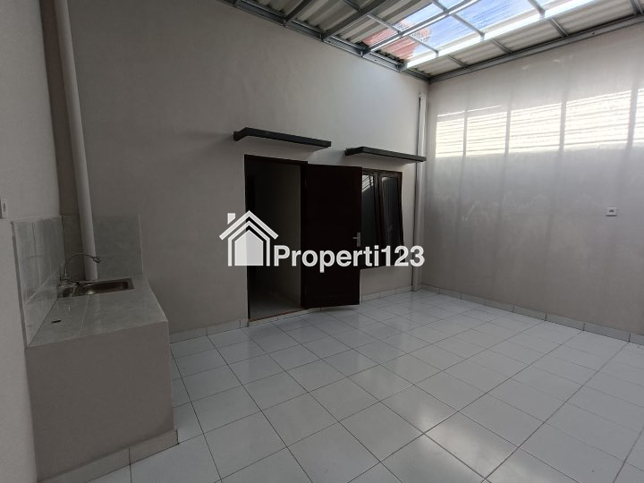 Rumah 2 Kamar Tidur 1 Kamar Mandi Carport untuk Rumah Tinggal Jalan Lebar Bebas Banjir di Tabanan Bali - 9