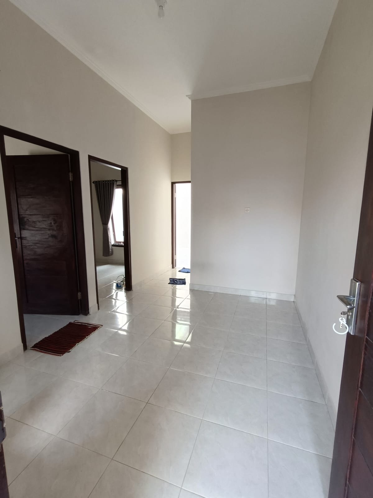 Rumah 2 Kamar Tidur 1 Kamar Mandi Carport untuk Rumah Tinggal Jalan Lebar Bebas Banjir di Tabanan Bali - 2