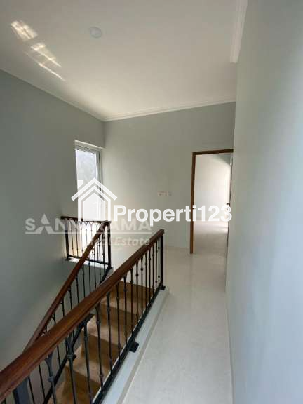 Rumah 2 lantai murah siap huni lokasi strategis dilimo,depok - 5