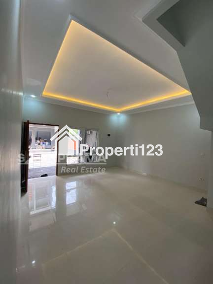 Rumah 2 lantai murah siap huni lokasi strategis dilimo,depok - 9