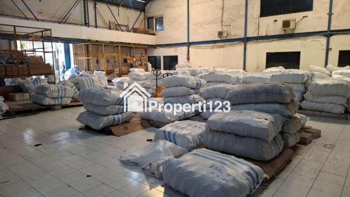 Gudang Langka Komplek Margomulyo Suri Mulia Blok Depan Bebas Banjir - 4