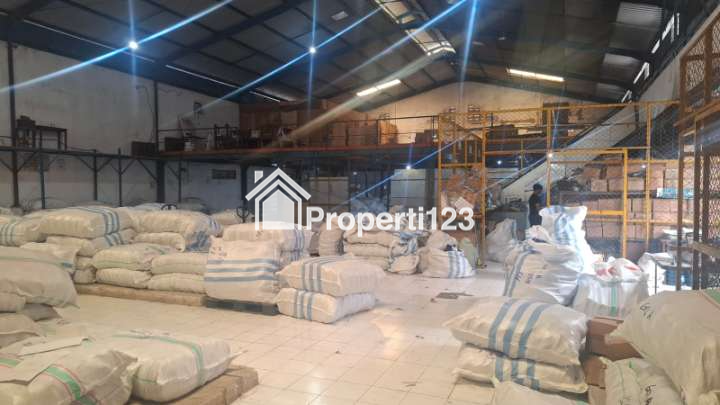 Gudang Langka Komplek Margomulyo Suri Mulia Blok Depan Bebas Banjir - 5