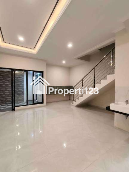 Rumah Baru Gress di Perumahan Nginden Intan Sukolilo Surabaya - 12