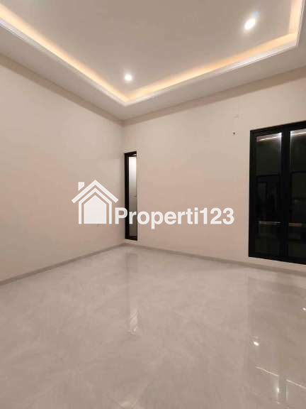 Rumah Baru Gress di Perumahan Nginden Intan Sukolilo Surabaya - 11