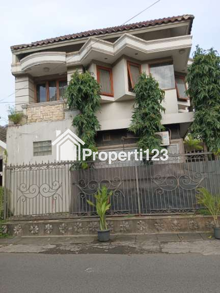 Disewakan Rumah Usaha 2 Lantai di Ketintang Surabaya Selatan - 2