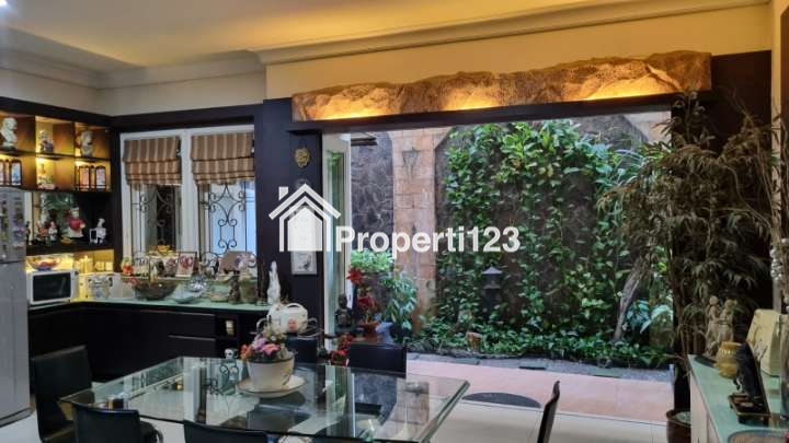 ‼️TURUN HARGA‼️ Rumah Mewah Furnished Siap Huni Lokasi Perumahan Regency 21 Surabaya - 10