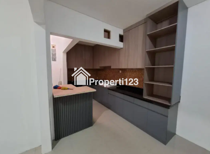 Dijual Rumah Siap Huni Di Perumahan Elite THE GAYUNGSARI Surabaya Selatan - 11