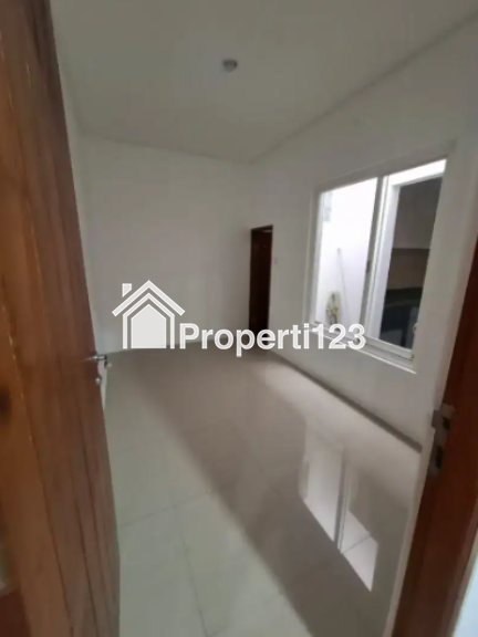 Dijual Rumah Siap Huni Di Perumahan Elite THE GAYUNGSARI Surabaya Selatan - 3