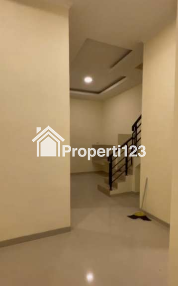 Dijual Rumah Modern Baru Gress Siap huni di Perumahan Pondok Benowo Indah Surabaya Barat - 4