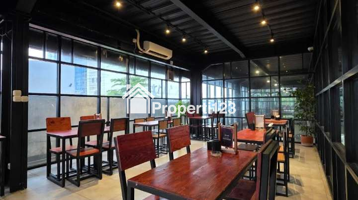 Gedung Usaha Komersial Eks Resto Raya HR Muhammad Surabaya Barat - 3