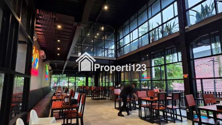 Gedung Usaha Komersial Eks Resto Raya HR Muhammad Surabaya Barat - 2