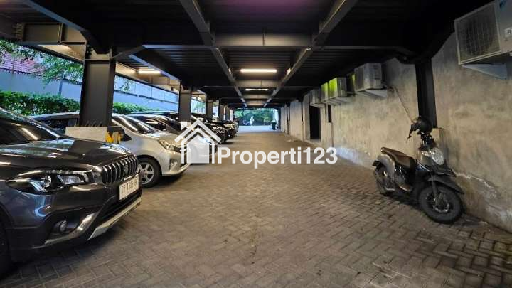 Gedung Usaha Komersial Eks Resto Raya HR Muhammad Surabaya Barat - 5