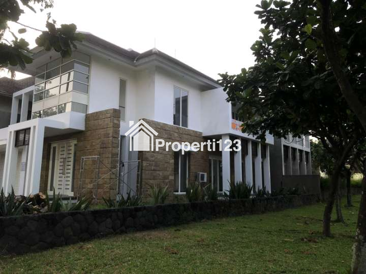 Rumah Hook Siap Huni Lokasi Diamond Hill Citraland Surabaya - 2