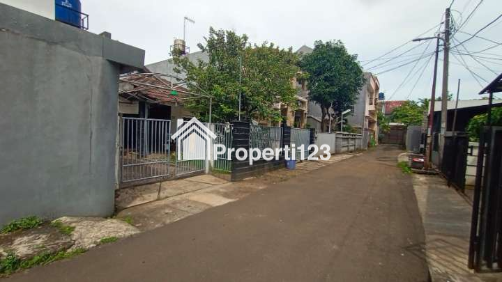 Rumah 1,5 lantai di Pisangan Ciputat Timur Tang Sel - 11