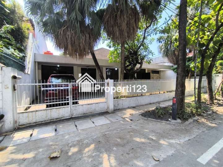 Rumah Super Strategis Jalan Cempaka Putih Tengah Jakarta Pusat - 1