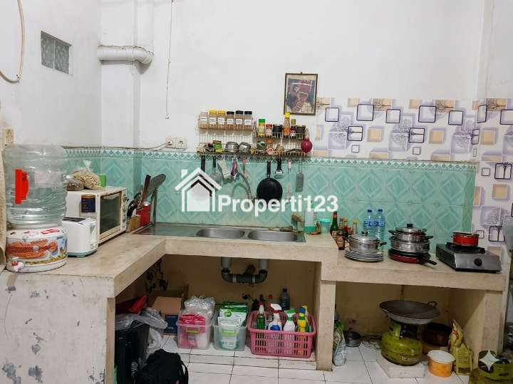 🔥 JUAL CEPAT! RUMAH 2 LANTAI TENGAH KOTA SOLO 🔥 💥 DISKON 100 JUTA – LANGKA DI LOKASI INI! - 5