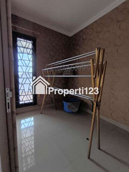 Rumah 5 Kamar Tidur Cluster Arana Kota Harapan Indah Bekasi - 18