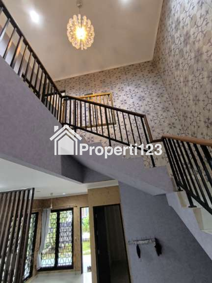 Rumah 5 Kamar Tidur Cluster Arana Kota Harapan Indah Bekasi - 7