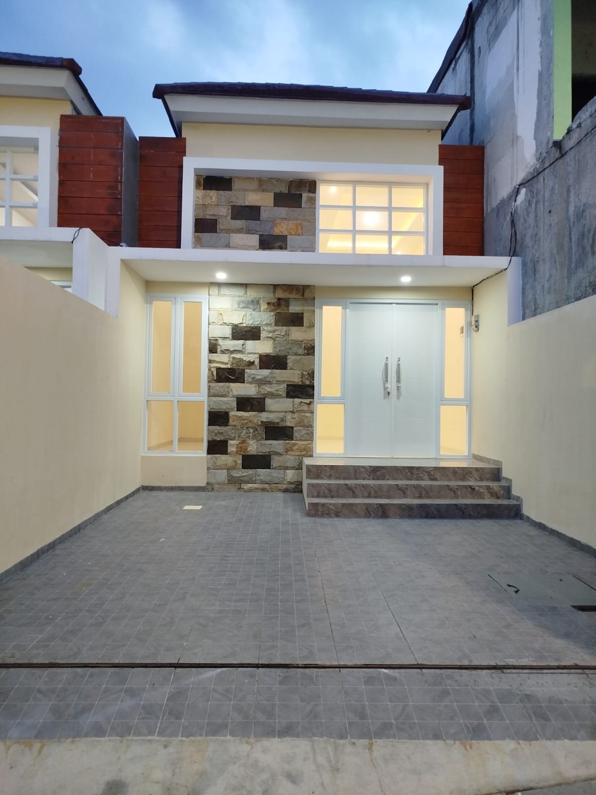 Rumah Murah Baru Gress siap huni Di Wonorejo Indah rungkut Surabaya Timur - 3