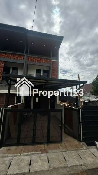 Dikontrakkan Rumah Baru 2 Lantai Siap Huni di lokasi super strategis Rempoa Bintaro, Pesanggrahan, Jaksel. - 3