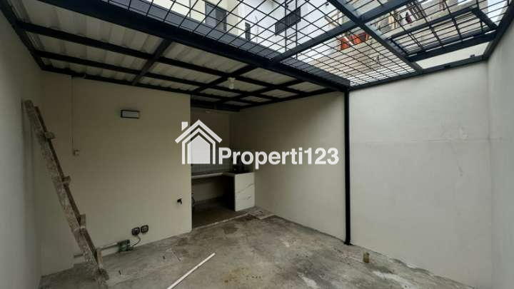 Dikontrakkan Rumah Baru 2 Lantai Siap Huni di lokasi super strategis Rempoa Bintaro, Pesanggrahan, Jaksel. - 15