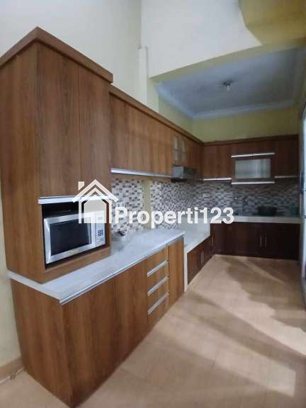 Rumah second cantik di Bella Casa Residence Depok - 9