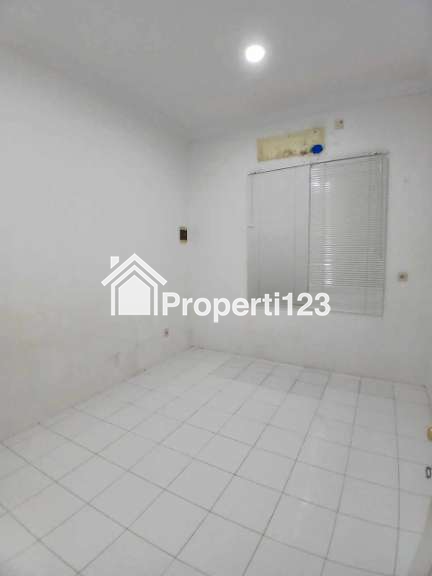 Rumah second cantik di Bella Casa Residence Depok - 5